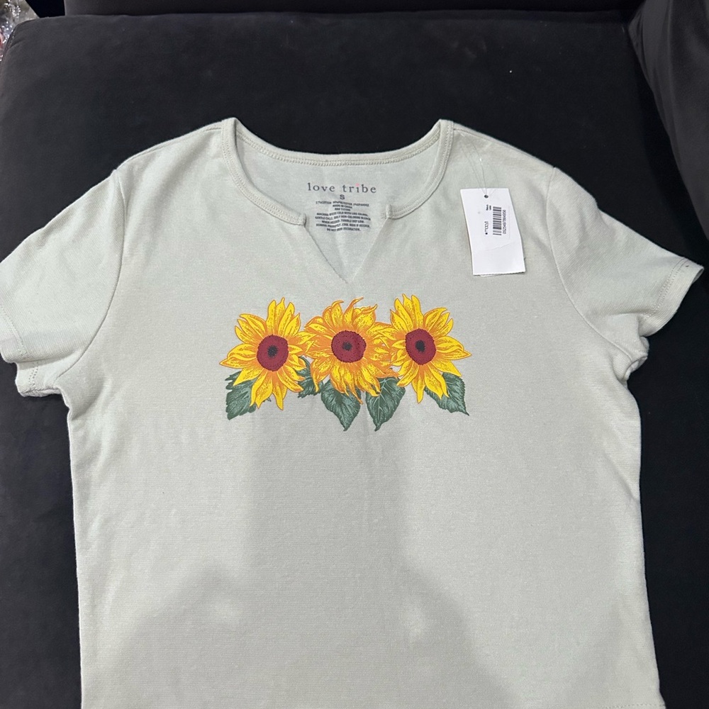 Love Tribe Green Sunflower Short Sleeve Tee